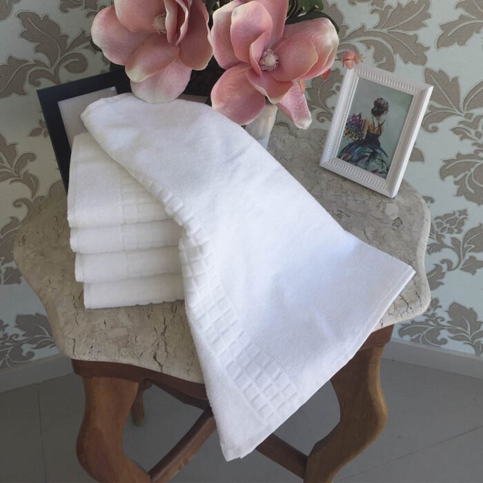 Toalha Rosto Profissional Hotelaria 50x70cm 410g/m² Dianneli - Imagem 1
